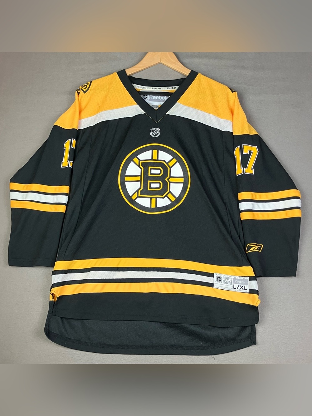Reebok Boston Bruins Milan Lucic #17 Hockey Jersey Youth Size L/XL Black Yellow.